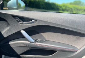 Audi TT TTS 2.0 TFSI QUATTRO AUTO 18