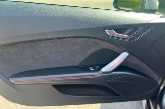 Audi TT TTS 2.0 TFSI QUATTRO AUTO 26