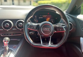 Audi TT TTS 2.0 TFSI QUATTRO AUTO 27