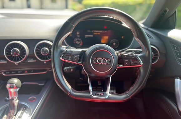 Audi TT TTS 2.0 TFSI QUATTRO AUTO 27