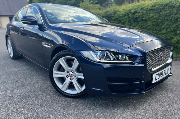 Jaguar XE 2.0D PORTFOLIO AUTOMATIC 1