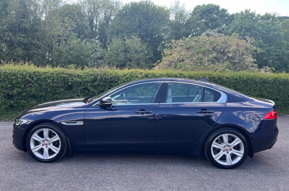 Jaguar XE 2.0D PORTFOLIO AUTOMATIC 11