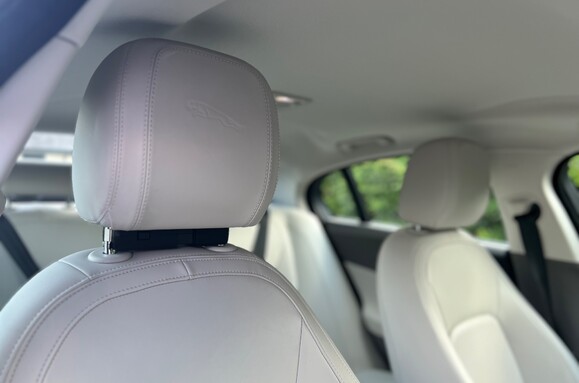 Jaguar XE 2.0D PORTFOLIO AUTOMATIC 14