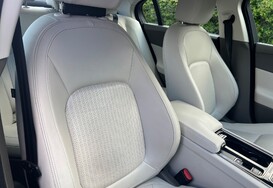 Jaguar XE 2.0D PORTFOLIO AUTOMATIC 15