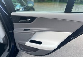 Jaguar XE 2.0D PORTFOLIO AUTOMATIC 22