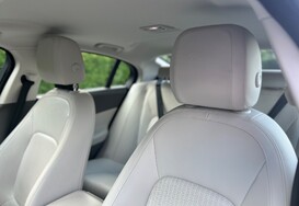 Jaguar XE 2.0D PORTFOLIO AUTOMATIC 23