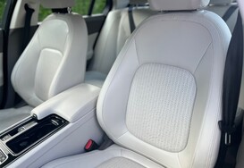 Jaguar XE 2.0D PORTFOLIO AUTOMATIC 24