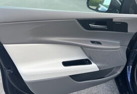 Jaguar XE 2.0D PORTFOLIO AUTOMATIC 27