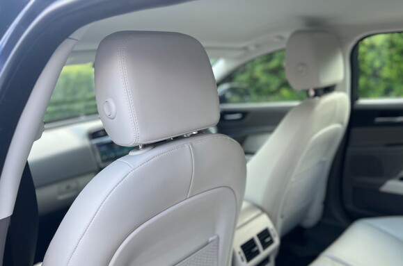 Jaguar XE 2.0D PORTFOLIO AUTOMATIC 28