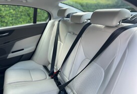 Jaguar XE 2.0D PORTFOLIO AUTOMATIC 29