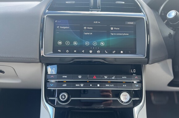Jaguar XE 2.0D PORTFOLIO AUTOMATIC 33