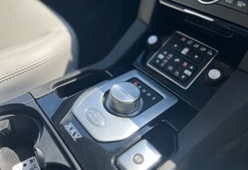 Land Rover Discovery SDV6 XXV 3.0 AUTO - 7 SEATS 26