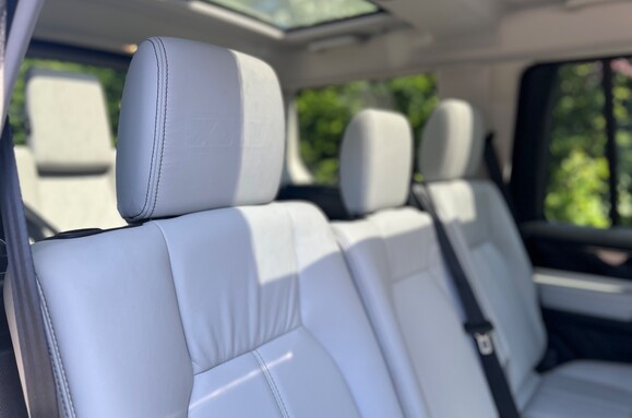 Land Rover Discovery SDV6 XXV 3.0 AUTO - 7 SEATS 28