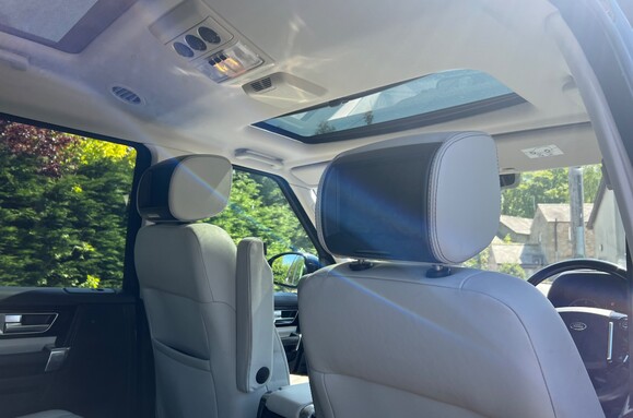Land Rover Discovery SDV6 XXV 3.0 AUTO - 7 SEATS 29