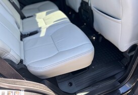 Land Rover Discovery SDV6 XXV 3.0 AUTO - 7 SEATS 33