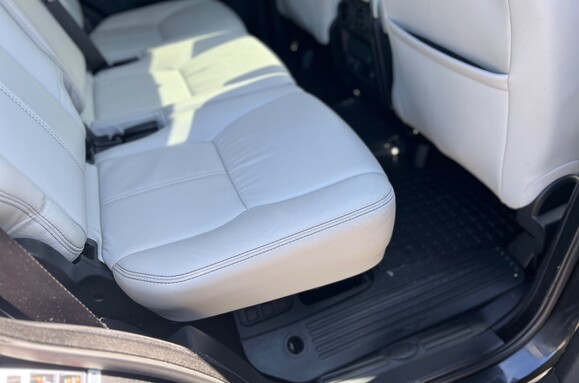 Land Rover Discovery SDV6 XXV 3.0 AUTO - 7 SEATS 33