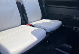 Land Rover Discovery SDV6 XXV 3.0 AUTO - 7 SEATS 39