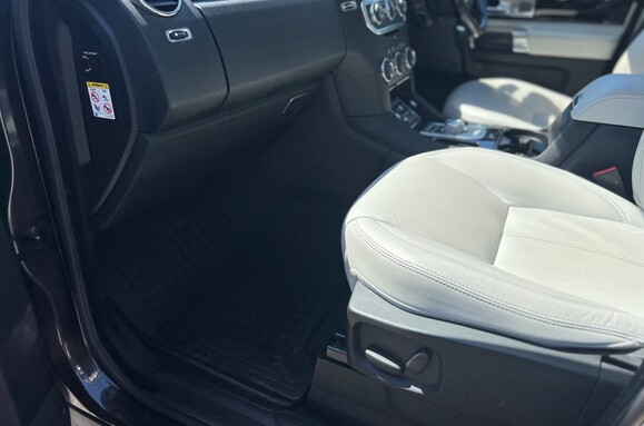 Land Rover Discovery SDV6 XXV 3.0 AUTO - 7 SEATS 41
