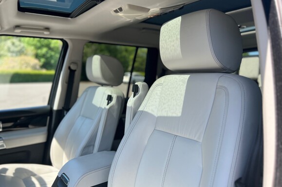 Land Rover Discovery SDV6 XXV 3.0 AUTO - 7 SEATS 42