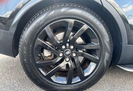 Land Rover Discovery 3.0 TDV6 HSE AUTO 9