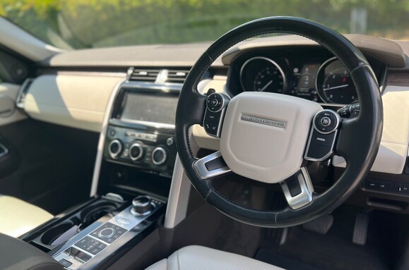 Land Rover Discovery 3.0 TDV6 HSE AUTO 17