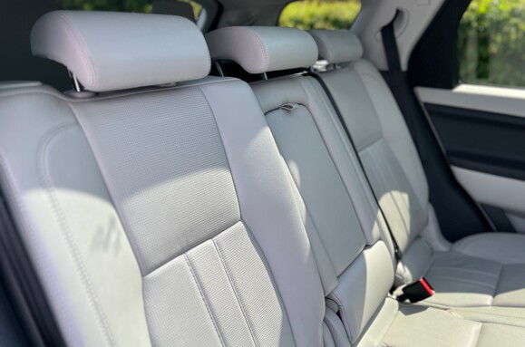 Land Rover Discovery Sport TD4 SE TECH AUTO PAN ROOF £4000 EXTRAS 20