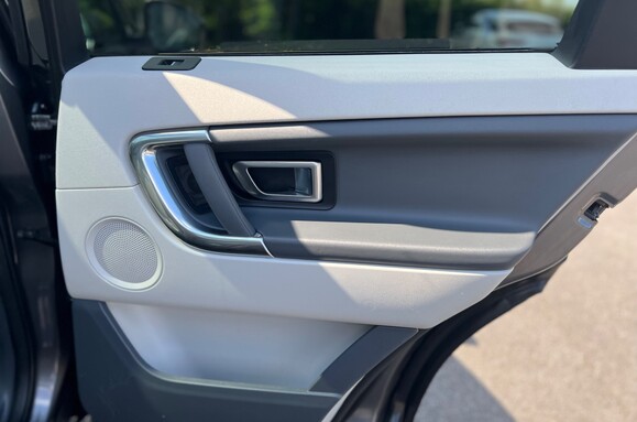 Land Rover Discovery Sport TD4 SE TECH AUTO PAN ROOF £4000 EXTRAS 22