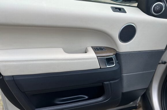 Land Rover Range Rover Sport 3.0 SDV6 HSE AUTO 29