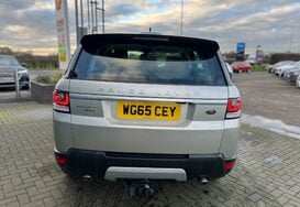 Land Rover Range Rover Sport 3.0 SDV6 HSE AUTO 9