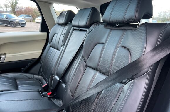 Land Rover Range Rover Sport 3.0 SDV6 HSE AUTO 31