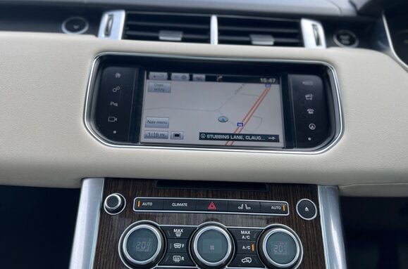 Land Rover Range Rover Sport 3.0 SDV6 HSE AUTO 33