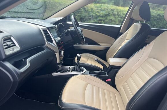 SsangYong Tivoli 1.6 ULTIMATE 24