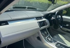 Land Rover Range Rover Evoque 2.2 SD4 PURE TECH AUTO 26