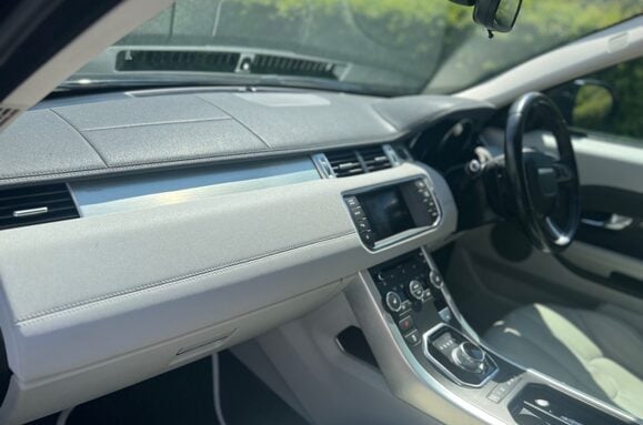 Land Rover Range Rover Evoque 2.2 SD4 PURE TECH AUTO 26