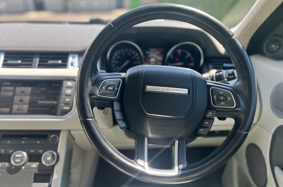 Land Rover Range Rover Evoque 2.2 SD4 PURE TECH AUTO 31