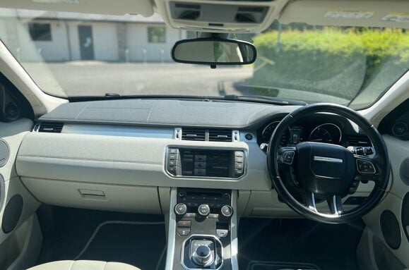 Land Rover Range Rover Evoque 2.2 SD4 PURE TECH AUTO 32
