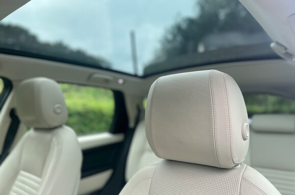 Land Rover Discovery Sport 2.2 SD4 HSE LUXURY AUTOMATIC 23