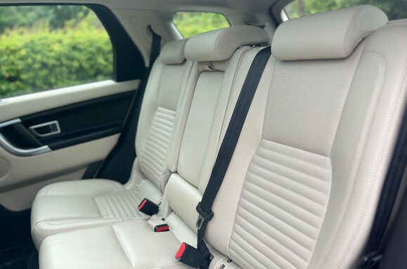 Land Rover Discovery Sport 2.2 SD4 HSE LUXURY AUTOMATIC 29