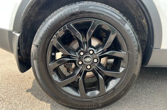 Land Rover Discovery Sport 2.2 SD4 HSE BLACK PACK AUTOMATIC 9