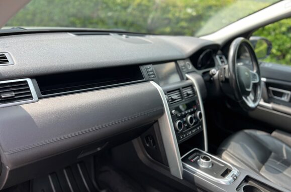 Land Rover Discovery Sport 2.2 SD4 HSE BLACK PACK AUTOMATIC 28