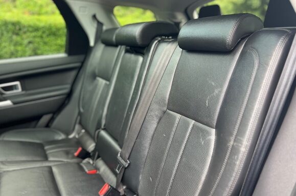 Land Rover Discovery Sport 2.2 SD4 HSE BLACK PACK AUTOMATIC 31
