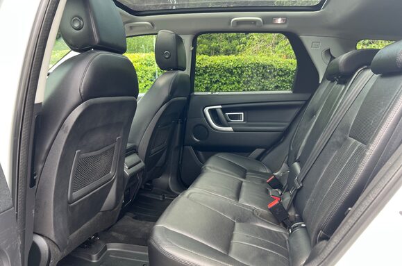Land Rover Discovery Sport 2.2 SD4 HSE BLACK PACK AUTOMATIC 32