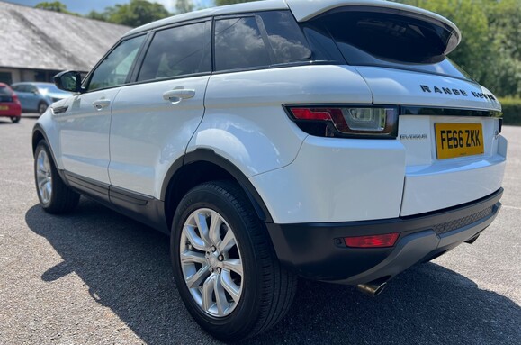 Land Rover Range Rover Evoque TD4 SE TECH AUTO 10