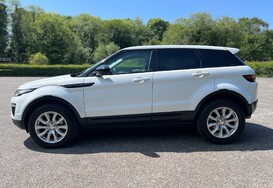 Land Rover Range Rover Evoque TD4 SE TECH AUTO 12