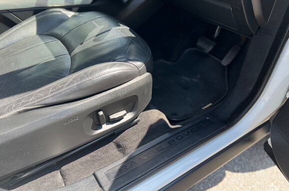 Land Rover Range Rover Evoque TD4 SE TECH AUTO 19