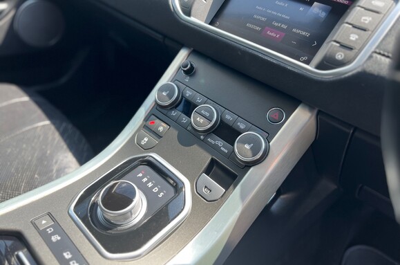 Land Rover Range Rover Evoque TD4 SE TECH AUTO 22
