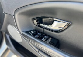 Land Rover Range Rover Evoque TD4 SE TECH AUTO 24