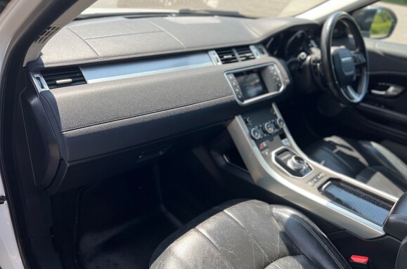Land Rover Range Rover Evoque TD4 SE TECH AUTO 30