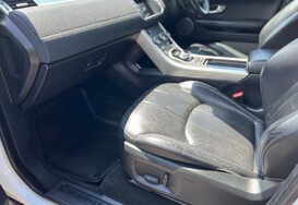 Land Rover Range Rover Evoque TD4 SE TECH AUTO 33