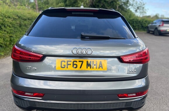 Audi Q3 2.0 TDI QUATTRO BLACK EDITION AUTO 8